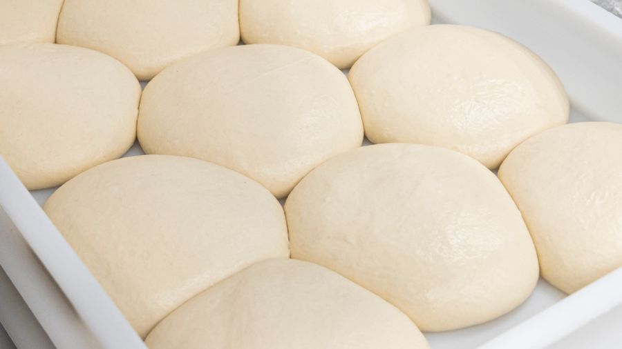 Kelesztett pizzatészta-gombócok